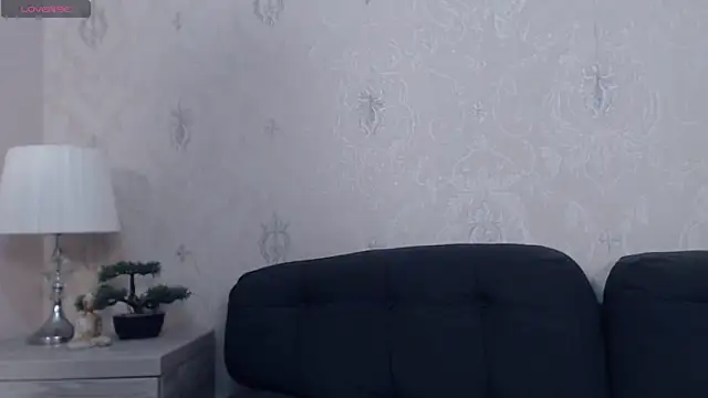 Snapshot of AnaysDivine chatting on October 6, 2025, 3:19 am AnaysDivine online show from October 6, 2025, 3:19 am