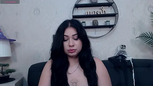 Snapshot of AnaysDivine chatting on October 18, 2025, 2:57 am AnaysDivine online show from October 18, 2025, 2:57 am