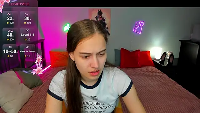 Snapshot of Alisa__Kelly chatting on October 5, 2025, 12:45 am Alisa  Kelly online show from October 5, 2025, 12:45 am