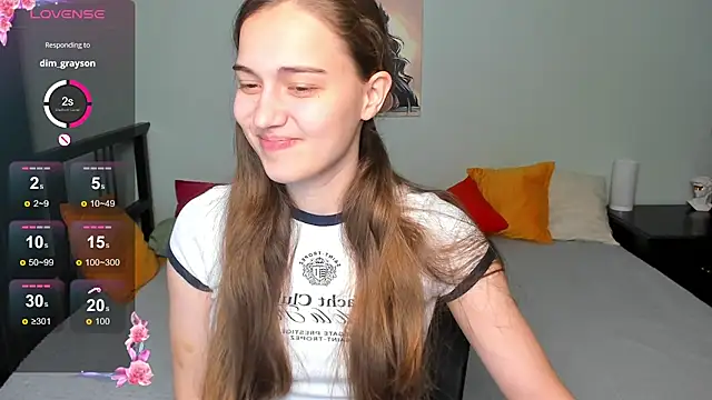 Snapshot of Alisa__Kelly chatting on October 18, 2025, 12:56 am Alisa  Kelly online show from October 18, 2025, 12:56 am