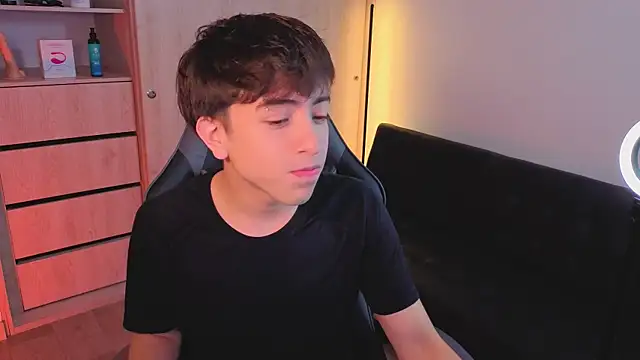 Snapshot of onlinenico chatting on October 8, 2025, 8:09 pm onlinenico online show from October 8, 2025, 8:09 pm