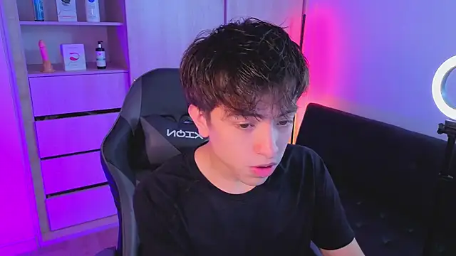 Snapshot of onlinenico chatting on October 20, 2025, 8:09 pm onlinenico online show from October 20, 2025, 8:09 pm