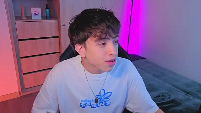 Snapshot of onlinenico chatting on October 10, 2025, 8:09 pm onlinenico online show from October 10, 2025, 8:09 pm