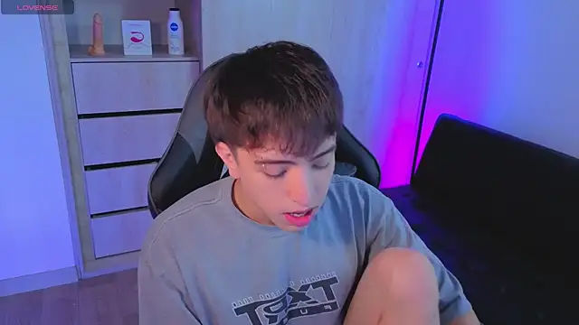 Snapshot of onlinenico chatting on October 25, 2025, 8:09 pm onlinenico online show from October 25, 2025, 8:09 pm