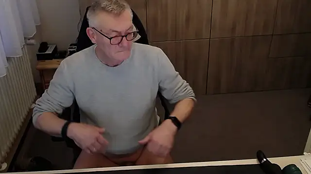 Snapshot of randyandy67 chatting on February 4, 2026, 7:03 am randyandy67 online show from February 4, 2026, 7:03 am