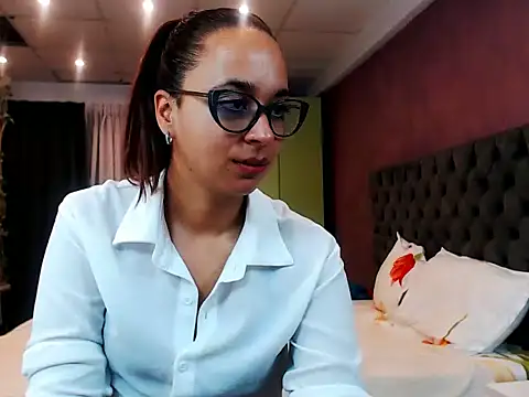 NatalyBonnie online show from September 23, 2025, 6:42 am