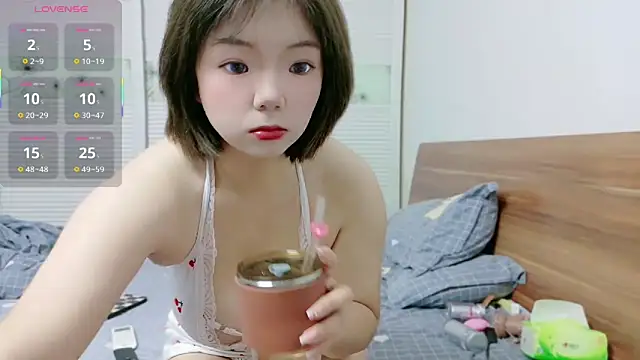 Snapshot of E-cup2 chatting on October 20, 2025, 6:59 am E-cup2 online show from October 20, 2025, 6:59 am