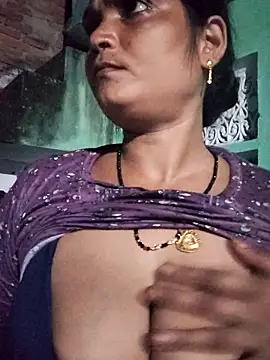 Kavya hot online show from September 29, 2025, 4:01 pm