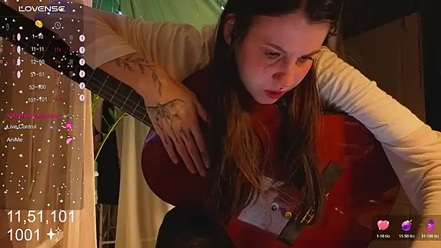 HoneyLem0n online show from October 27, 2025, 3:57 pm