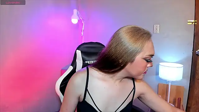 QueenCasandra online show from September 11, 2025, 5:57 pm