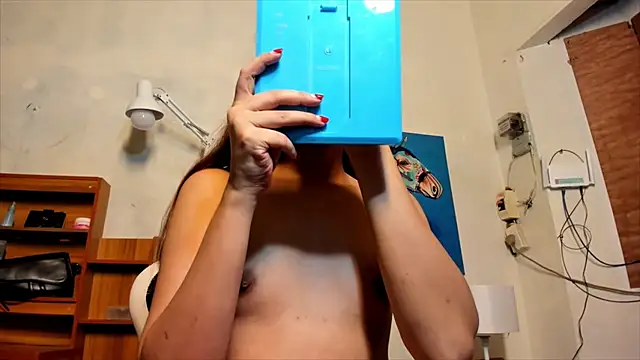 QueenCasandra online show from October 16, 2025, 11:07 am