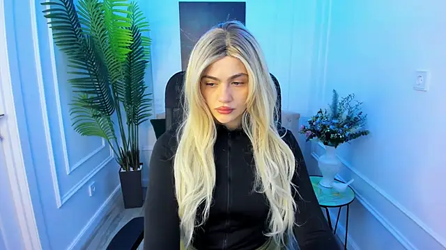 LeslieMineg online show from October 10, 2025, 7:47 pm