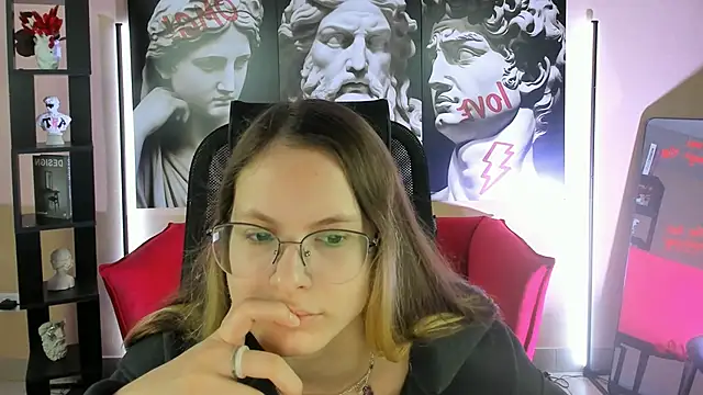 Carrie Rose online show from September 17, 2025, 4:14 am