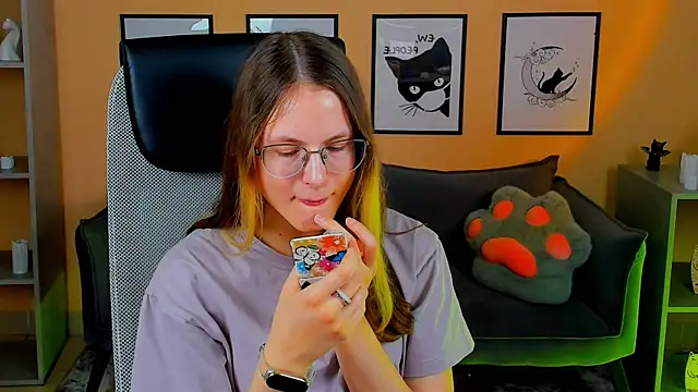 Carrie Rose online show from October 10, 2025, 4:13 am