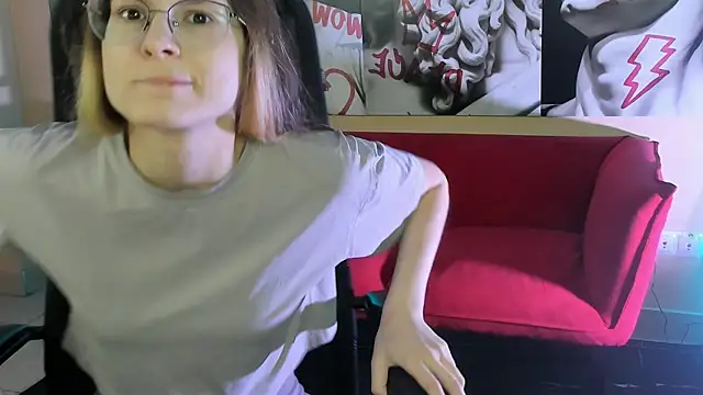 Carrie Rose online show from October 7, 2025, 4:13 am