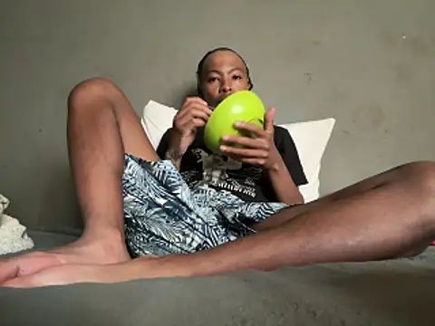 Tookey012 online show from December 21, 2025, 7:32 am