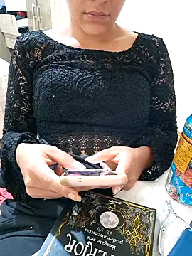 euahotmarii20 online show from September 25, 2025, 9:26 am