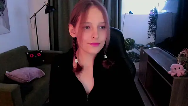 Snapshot of JenniferKiim chatting on October 15, 2025, 12:02 pm JenniferKiim online show from October 15, 2025, 12:02 pm