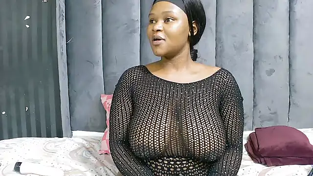 SexyBaddieXXX online show from October 20, 2025, 12:06 pm