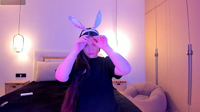 yummmymommy online show from September 27, 2025, 1:17 pm