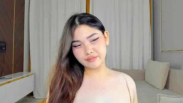 yummmymommy online show from October 25, 2025, 3:12 pm