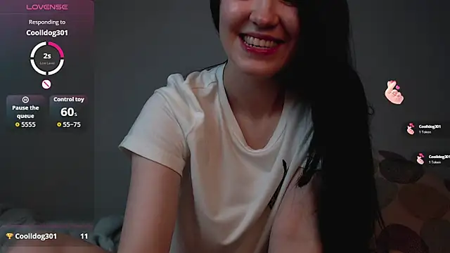 Snapshot of Veliora chatting on November 11, 2025, 6:36 pm Veliora online show from November 11, 2025, 6:36 pm