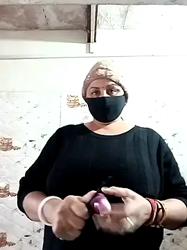 Rakhi sawant143 online show from December 18, 2025, 2:27 am