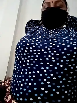 Rakhi sawant143 online show from November 25, 2025, 2:12 am