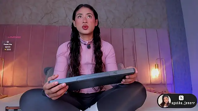 agatha jener online show from February 24, 2026, 11:33 am