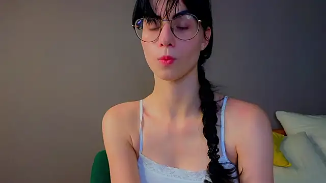 ArlineJanik online show from September 26, 2025, 11:17 am