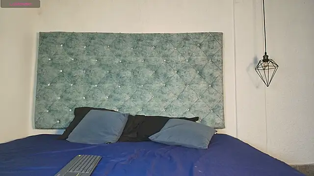 novaa snow online show from September 24, 2025, 7:20 pm