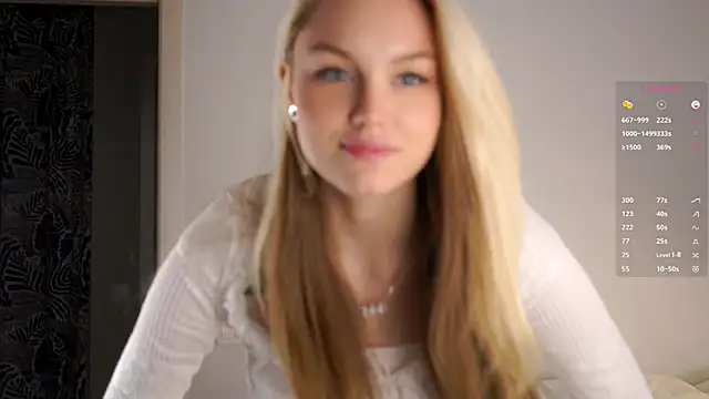 Snapshot of CherieSprinzl chatting on October 17, 2025, 9:45 am CherieSprinzl online show from October 17, 2025, 9:45 am