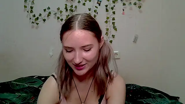 Snapshot of _kikiclark__ chatting on October 26, 2025, 4:40 pm kikiclark online show from October 26, 2025, 4:40 pm