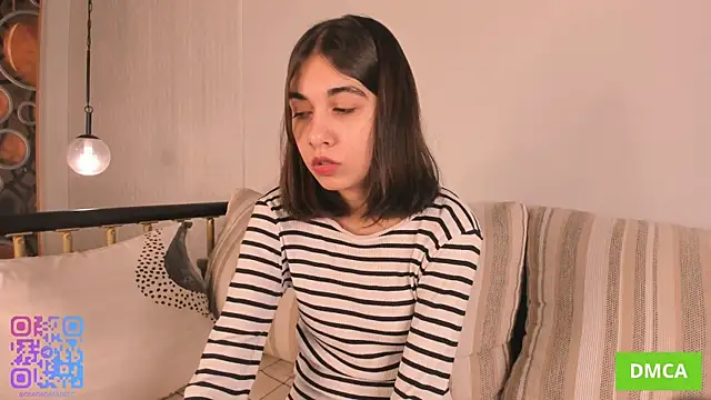 MeiFrock online show from October 16, 2025, 4:37 pm