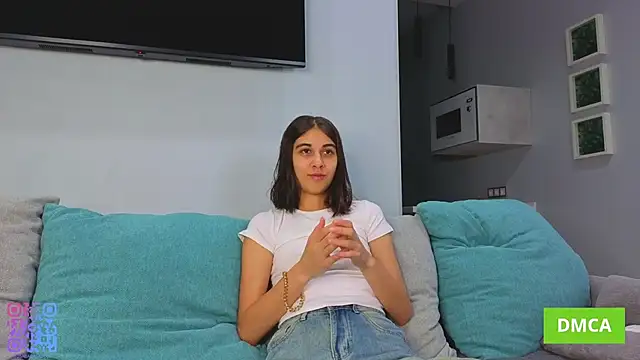 MeiFrock online show from September 22, 2025, 4:35 pm