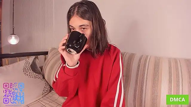 MeiFrock online show from October 13, 2025, 4:52 pm