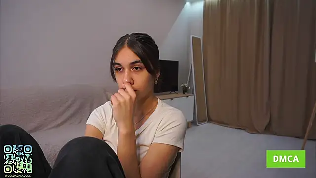 MeiFrock online show from September 15, 2025, 4:40 pm