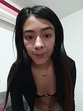 Lucianaa Guerra online show from May 13, 2026, 3:52 pm