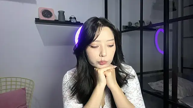 Snapshot of WonderMira chatting on October 5, 2025, 2:19 pm WonderMira online show from October 5, 2025, 2:19 pm