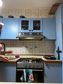 hottiee melannie online show from April 4, 2026, 5:52 pm