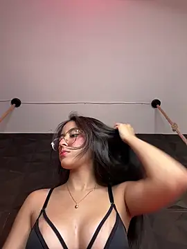 Snapshot of Juanita-Diaz chatting on October 8, 2025, 8:31 pm Juanita-Diaz online show from October 8, 2025, 8:31 pm