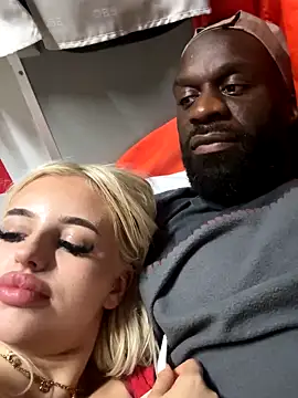 Steffi Snowbunny online show from September 23, 2025, 9:11 pm