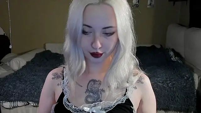velunnight online show from September 10, 2025, 4:17 pm