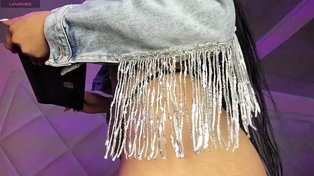 Miaa Smithh   online show from April 11, 2026, 12:29 am