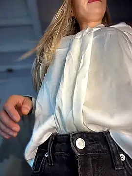 SweetieSinXXX online show from January 16, 2026, 1:15 pm