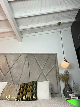 SweetieSinXXX online show from December 22, 2025, 1:11 pm