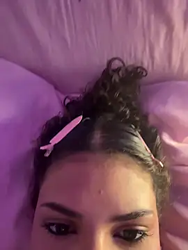 luluzinhax online show from March 22, 2026, 5:10 am