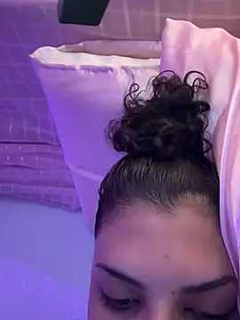 luluzinhax online show from April 17, 2026, 5:32 am