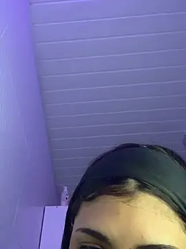 Snapshot of luluzinhax chatting on September 28, 2025, 3:02 am luluzinhax online show from September 28, 2025, 3:02 am