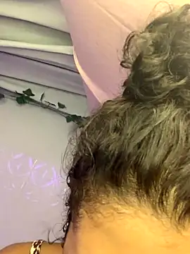 Snapshot of luluzinhax chatting on October 12, 2025, 4:36 am luluzinhax online show from October 12, 2025, 4:36 am